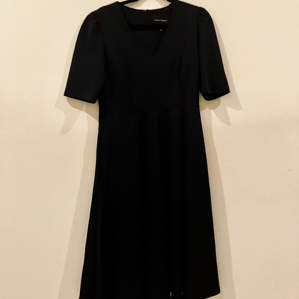 Donna Morgan V Neck Fit & Flare Black / Dark Navy Dress W Pockets Stretch Crepe